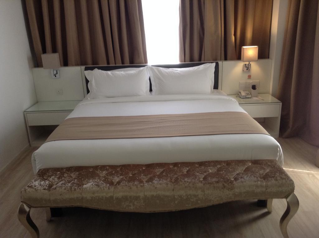 Kings Centre Hotel 4*