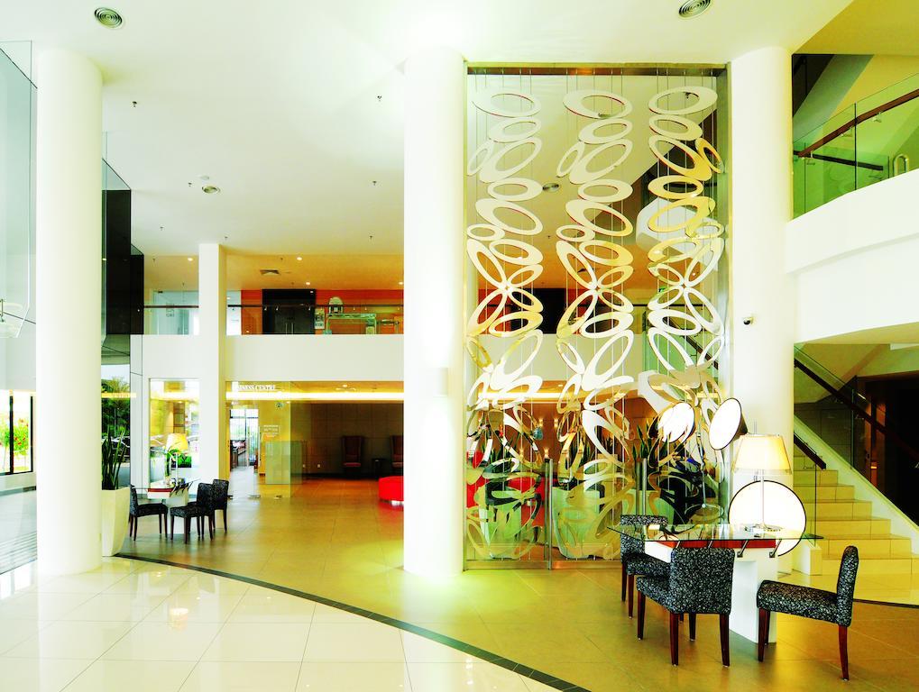Hotel Kings Centre 4*