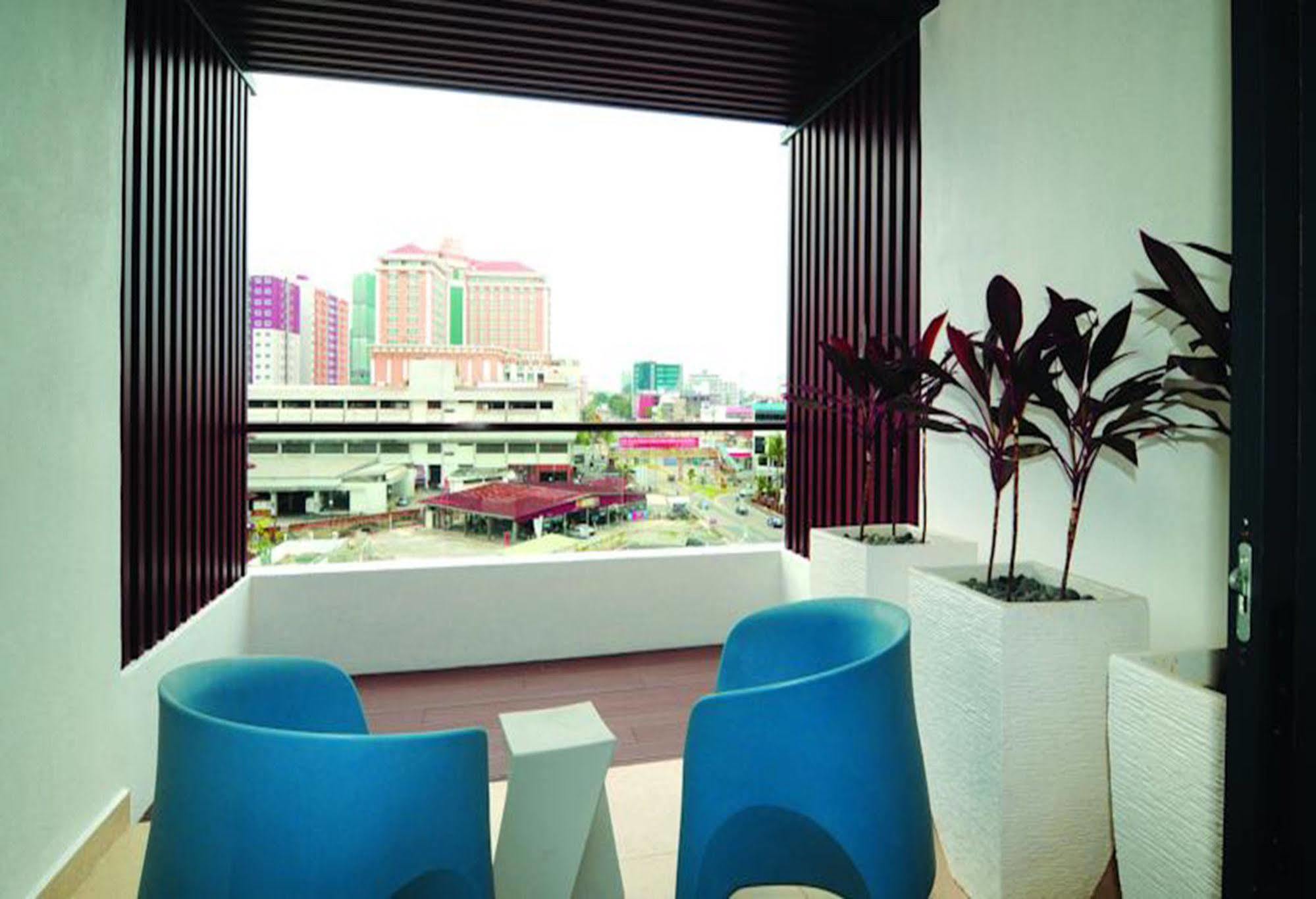 Hotel Kings Centre 4*