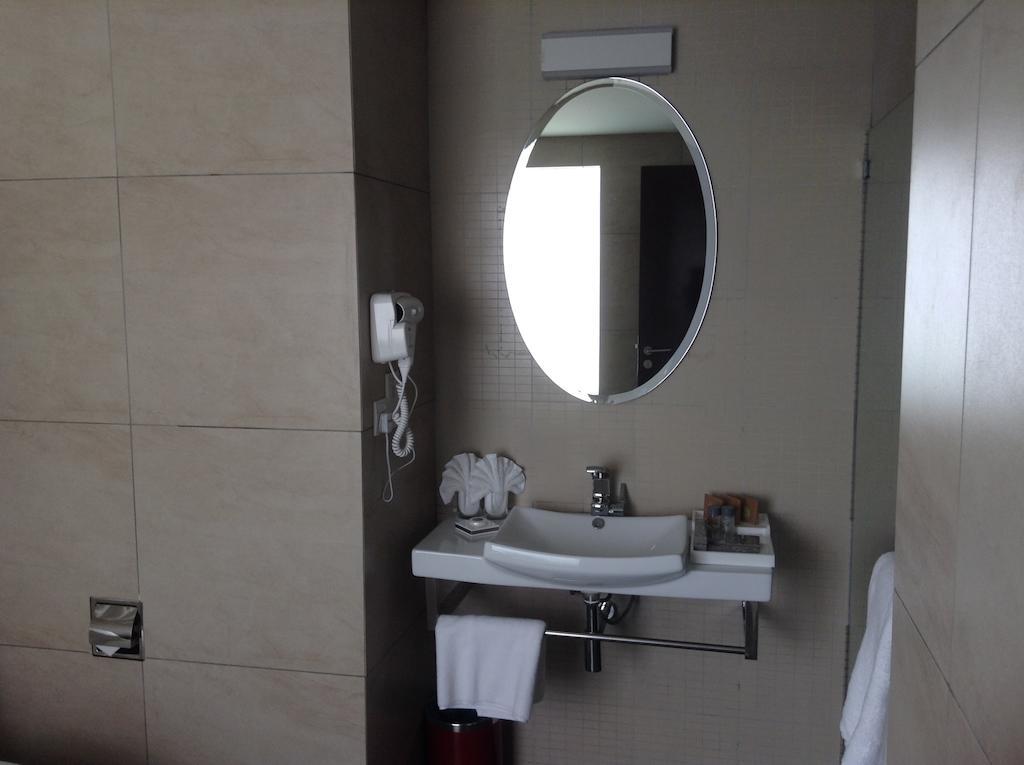 Kings Centre Hotel 4*