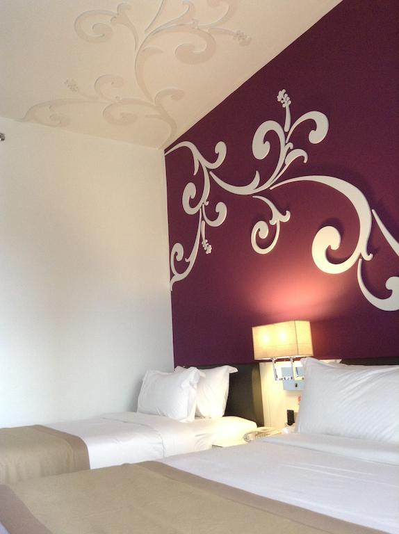 Kings Centre Hotel 4*
