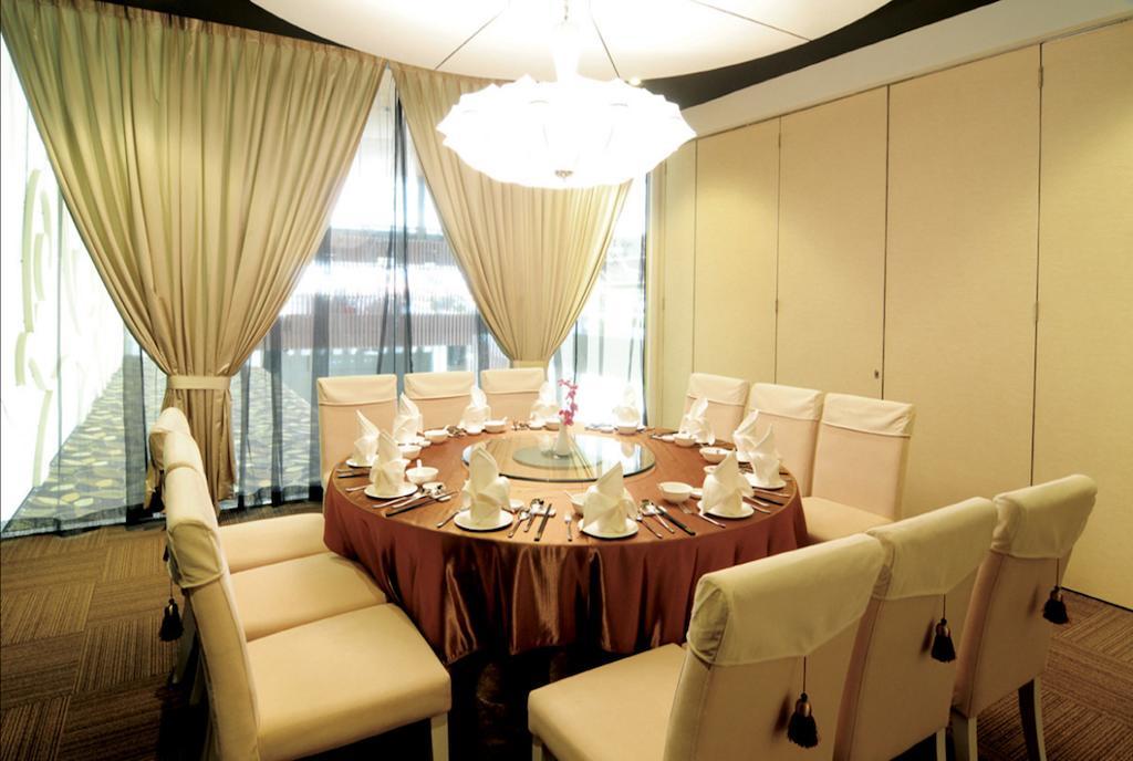 Kings Centre Hotel